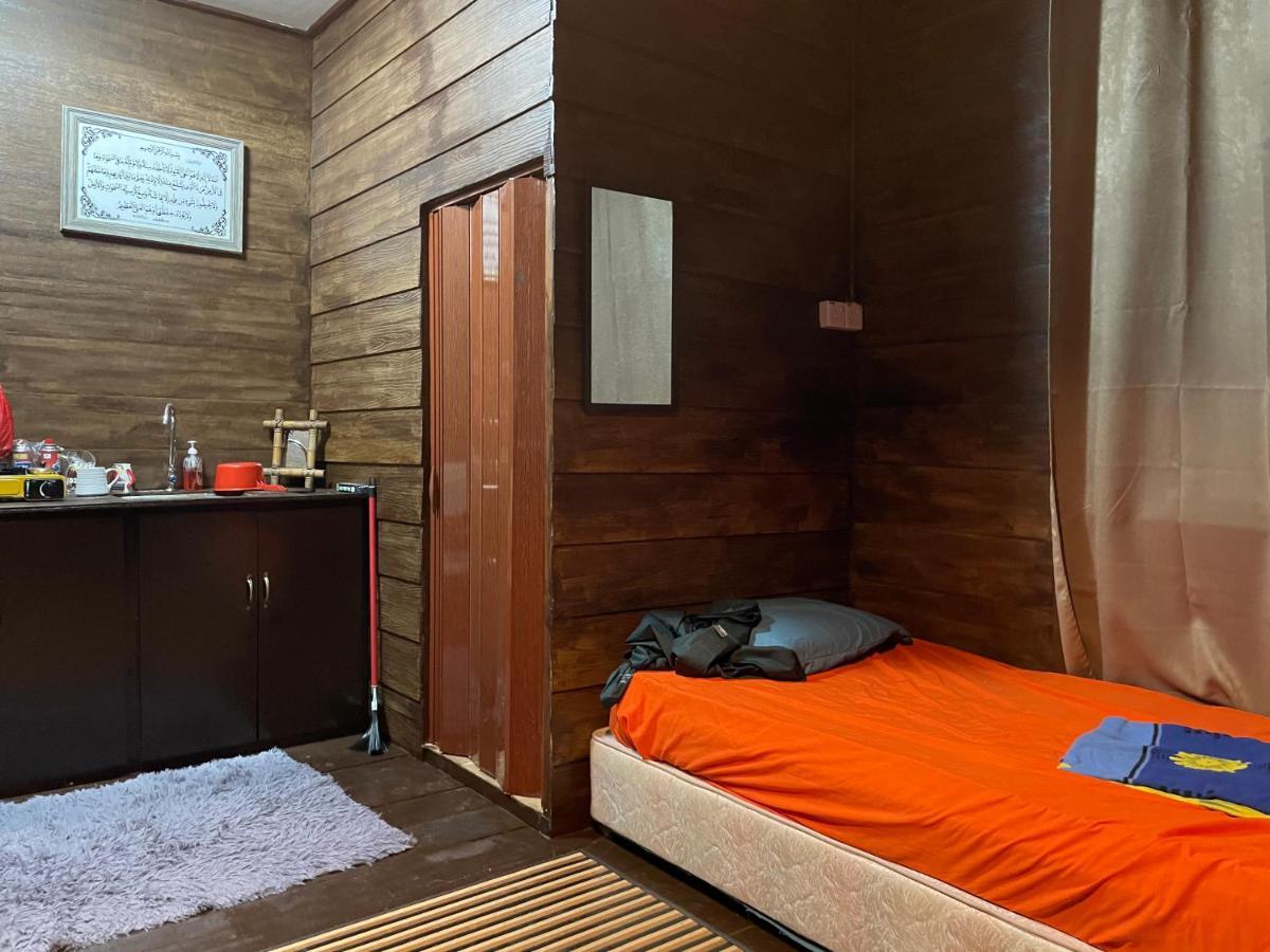 Qimmy Riverside Floating Cabin Kuala Terengganu Buitenkant foto