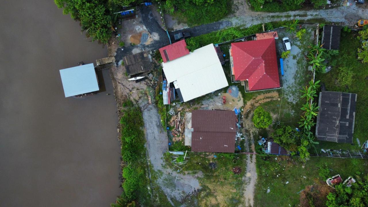 Qimmy Riverside Floating Cabin Kuala Terengganu Buitenkant foto
